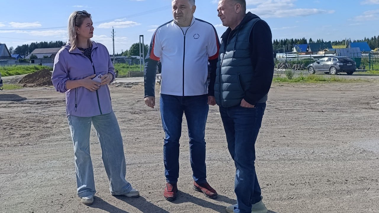 Главная картинка новости: Село под Усинском готовится к преображению: на главной улице стартует капитальный ремонт