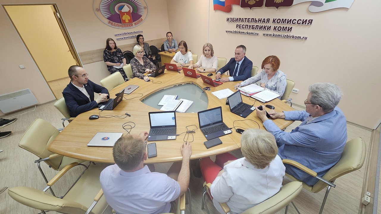 Главная картинка новости: Пять кандидатов допущены к выборам главы Республики Коми