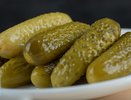 Огурцы на зиму закрываю только так. Не остается даже рассола. Все, кто пробует, просят рассказать рецепт. Это лучшие хрустящие огурчики
