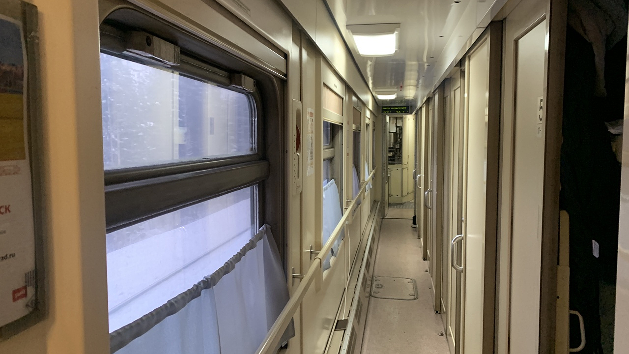 Главная картинка новости: Людям делают хорошо, а они все ломают и ломают: куда из поездов пропали те самые шторки для приватности    