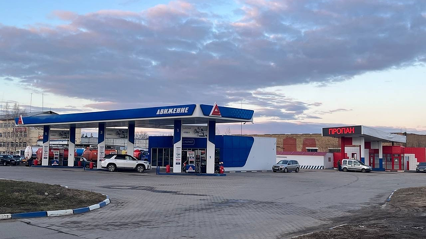 Главная картинка новости: От сигареты до ареста: что категорически нельзя делать на автозаправке