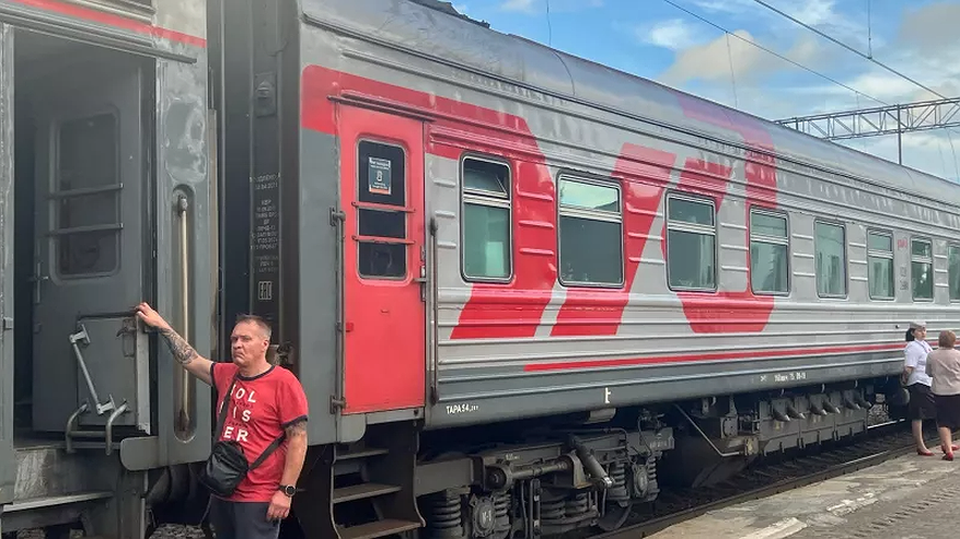 Главная картинка новости: Высадят из поезда даже с билетом в кармане: новые правила РЖД разозлили пассажиров