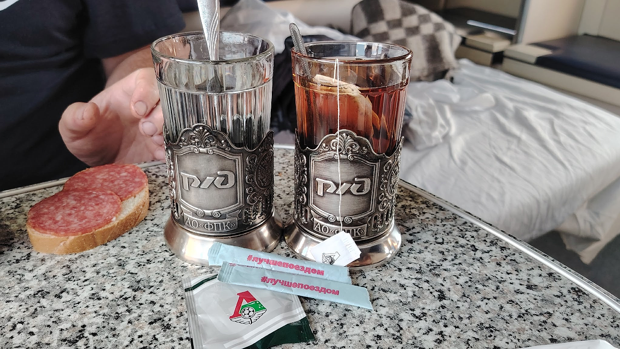 Главная картинка новости: Заплатили 6000 рублей в бизнес-зал РЖД на Павелецком вокзале и онемели: «Это свинарник, а не премиум-сервис!»