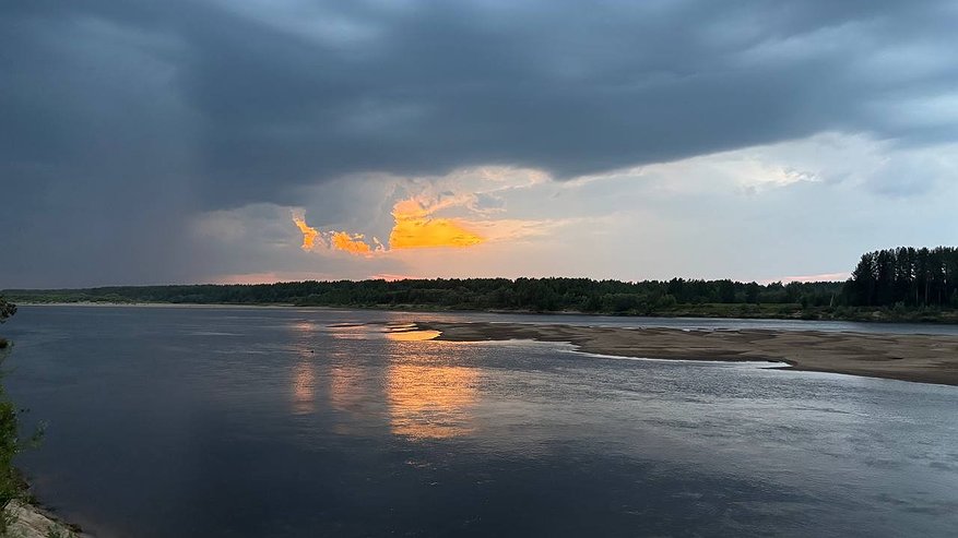 Главная картинка новости: В Коми зафиксировано критическое падение уровня воды в Печоре
