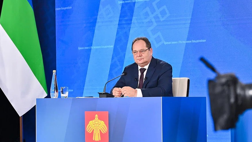 Главная картинка новости: В Коми подвели итоги первой прямой линии с Ростиславом Гольдштейном