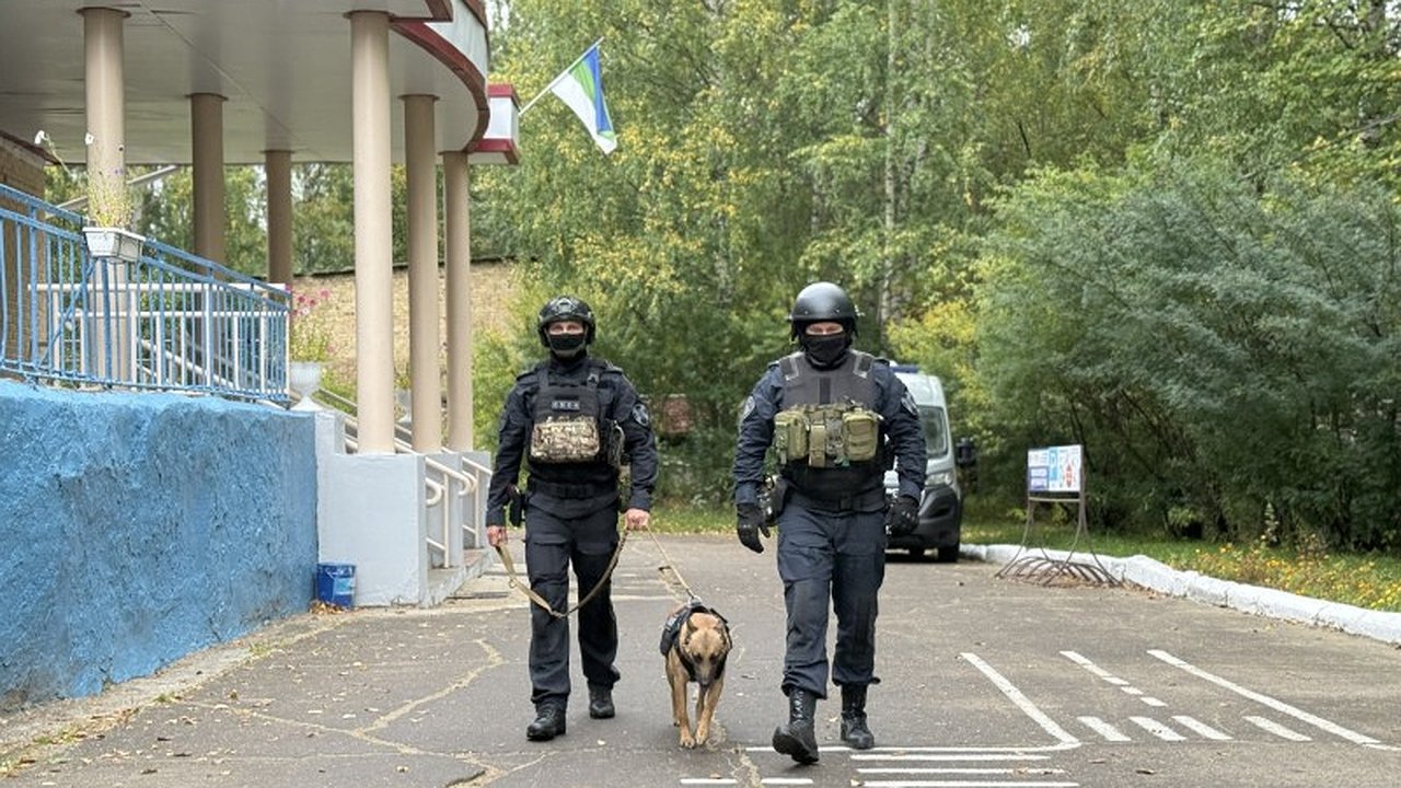 Главная картинка новости: Росгвардия обеспечивает безопасность на выборах в Республике Коми