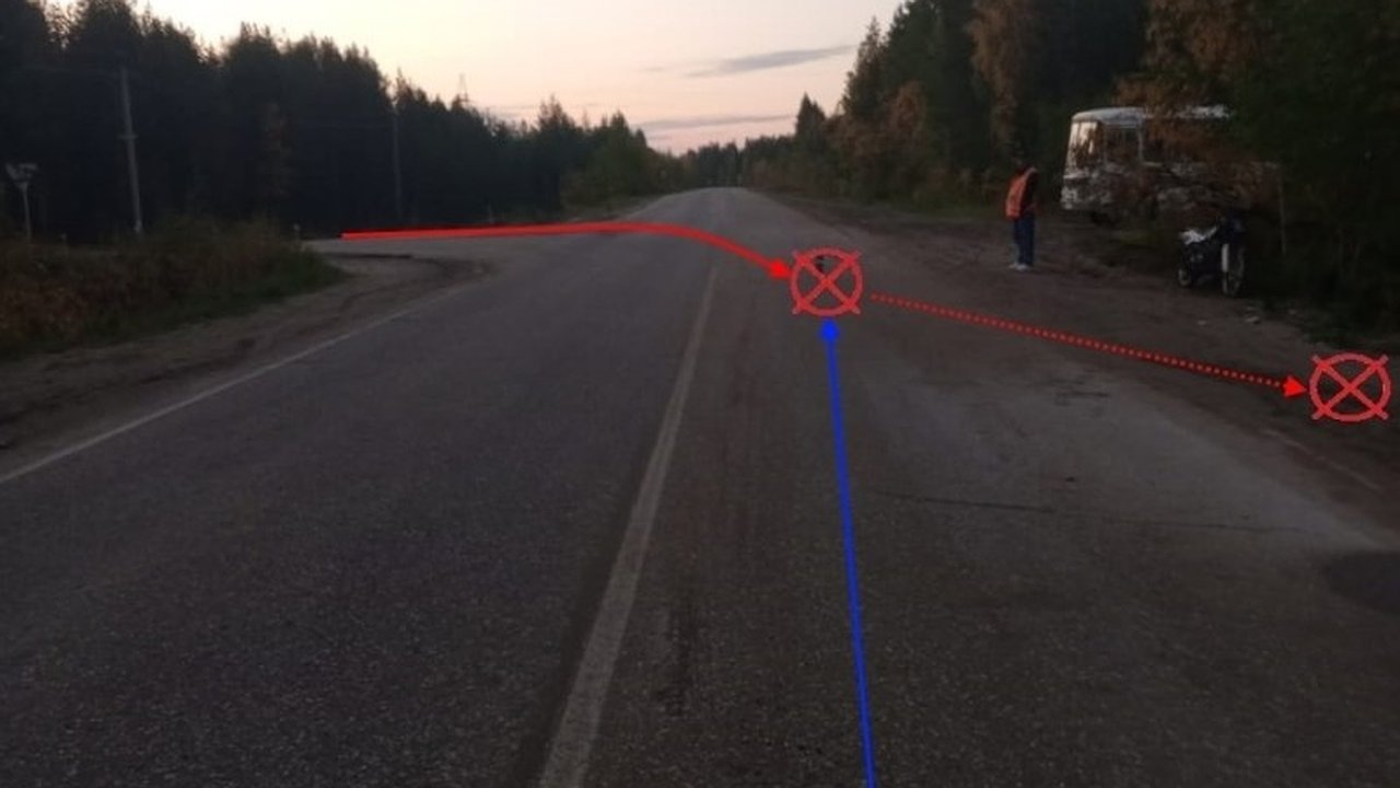 Главная картинка новости: В Коми водитель ВАЗ скрылся с места ДТП, оставив двоих пострадавших 