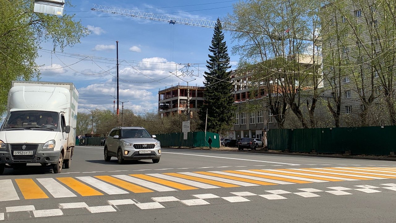 Главная картинка новости: Шаг на «зебру» — уже не аргумент: Верховный суд объяснил, когда водитель обязан уступить пешеходу