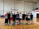 В Усинске студенты сыграли в стритбол в честь Дня среднего профобразования