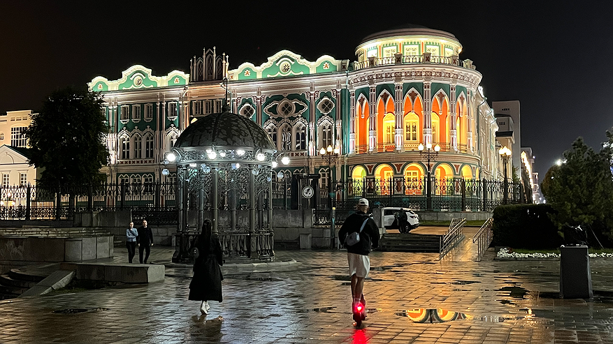 Главная картинка новости: «Взбалмошный октябрь»: погода готовит россиянам еще два больших сюрприза