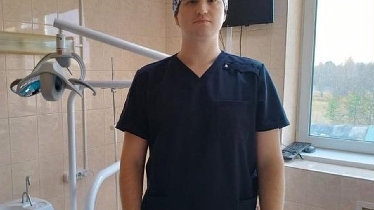 Главная картинка новости: В Усинской ЦРБ начал работу стоматолог-хирург Захар Баландин