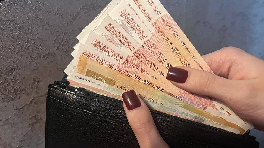 Главная картинка новости: В Коми женщина вернула долг, чтобы сохранить свой автомобиль