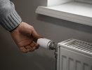 Отапливаю дом с помощью фольги: простой способ с батареями – температура поднимается на 3 градуса, а счета будут сильно меньше