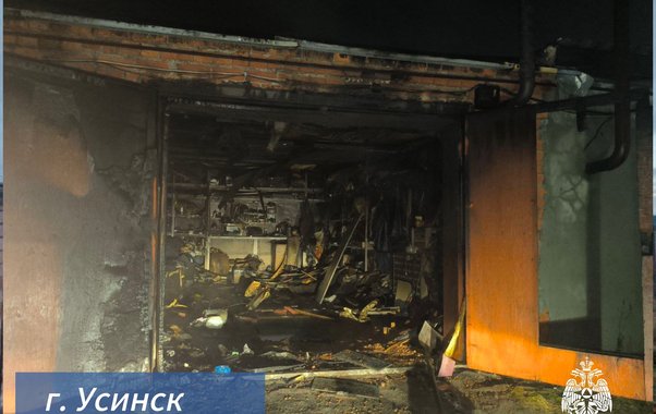 В Усинске сгорел гараж местного кооператива