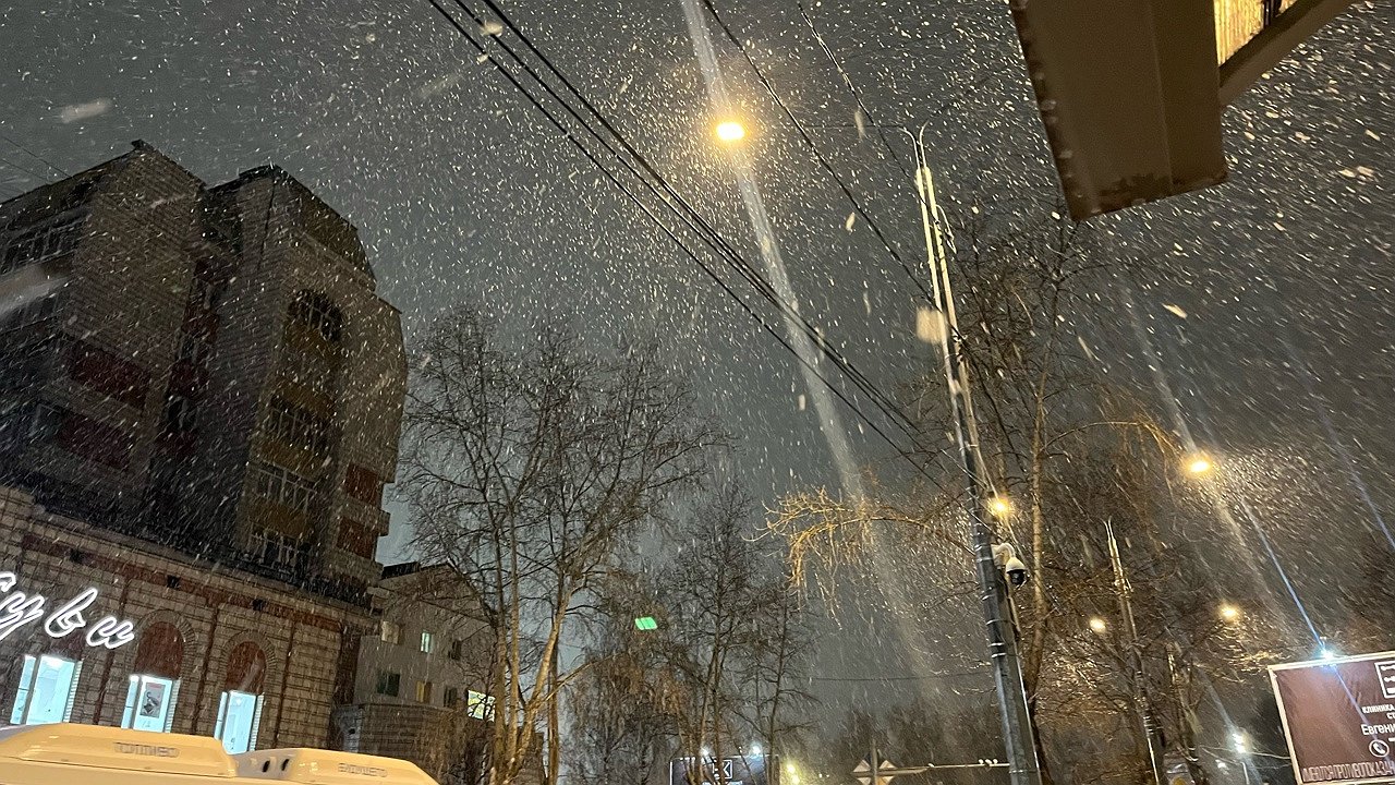 Главная картинка новости: В Коми 21 октября ожидаются снег, дождь и гололед в отдельных районах