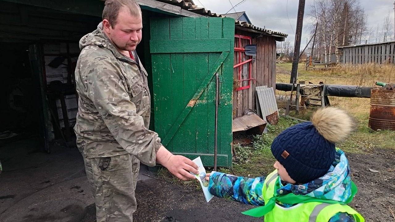 Главная картинка новости: Юные «эколята» из Усинского округа провели акцию по раздельному сбору отходов