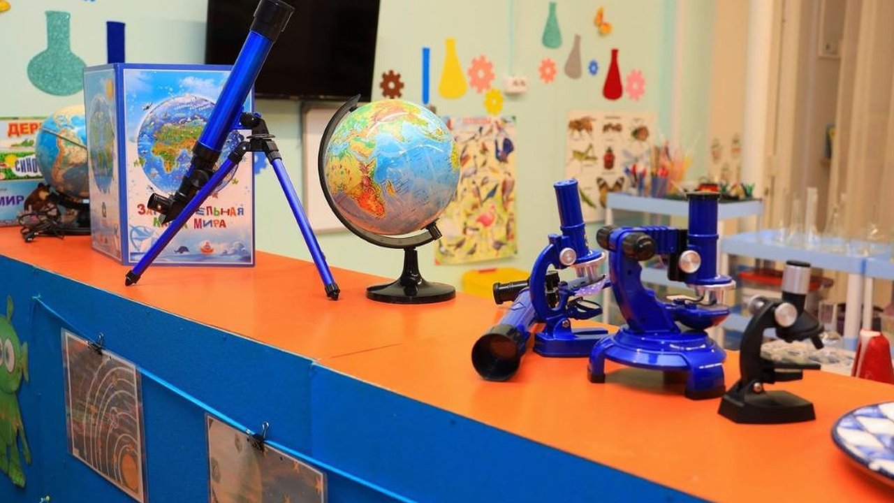 Главная картинка новости: ЛУКОЙЛ помог усинскому детскому саду создать передовой планетарий