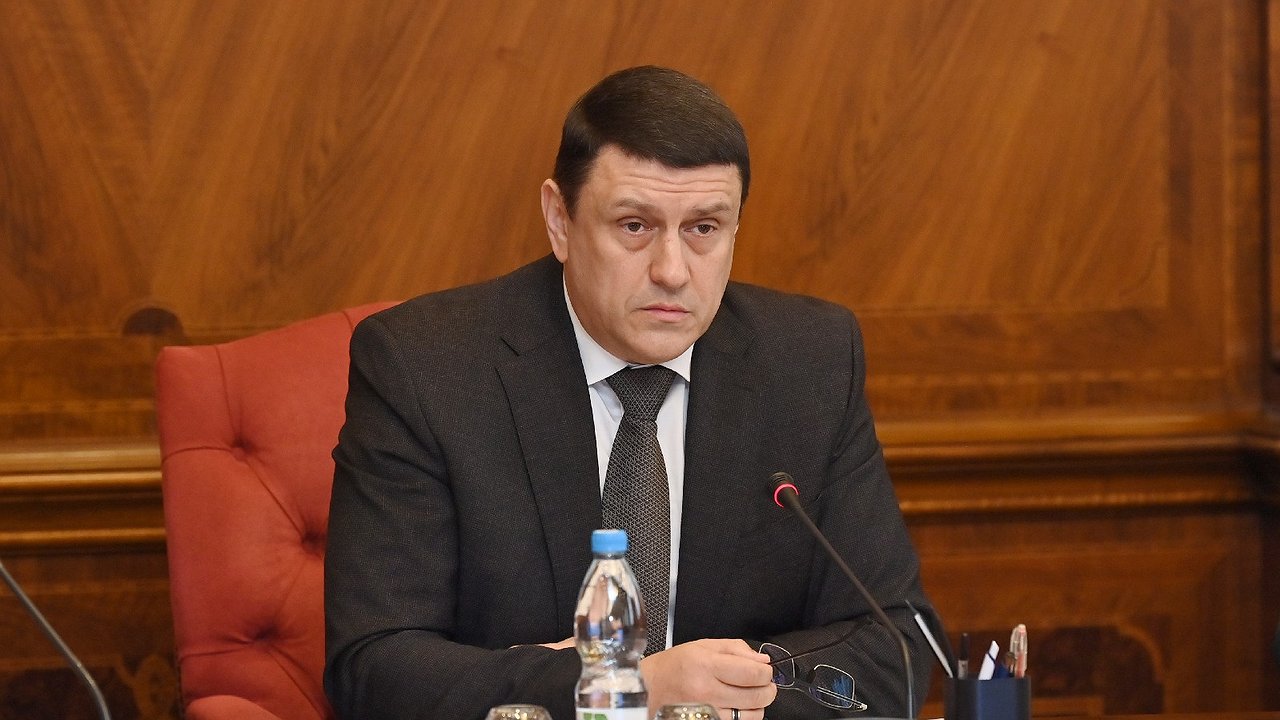 Главная картинка новости: Правительство Коми определило приоритеты: нацпроекты, бюджет и подготовка к зиме