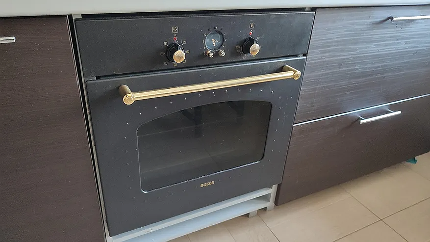 Главная картинка новости: Десять граммов в противень — и духовка стала как из магазина: ни закаменелого нагара, ни многолетнего жира — классный совет