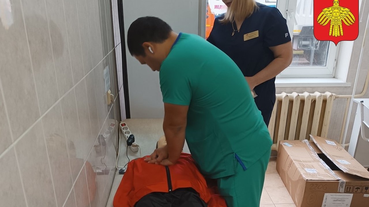 Главная картинка новости: Усинские медики встретили нового помощника в борьбе за жизни