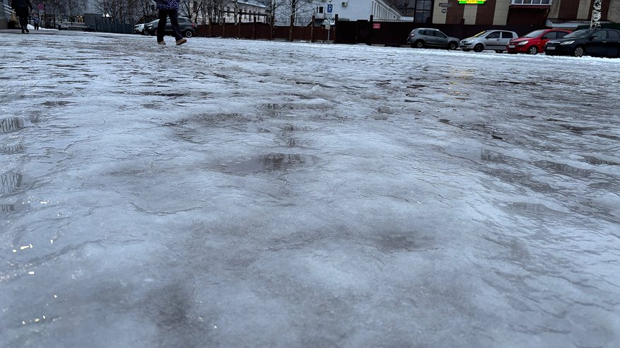 Главная картинка новости: Усинск 3 ноября накроют снегопады и гололедица