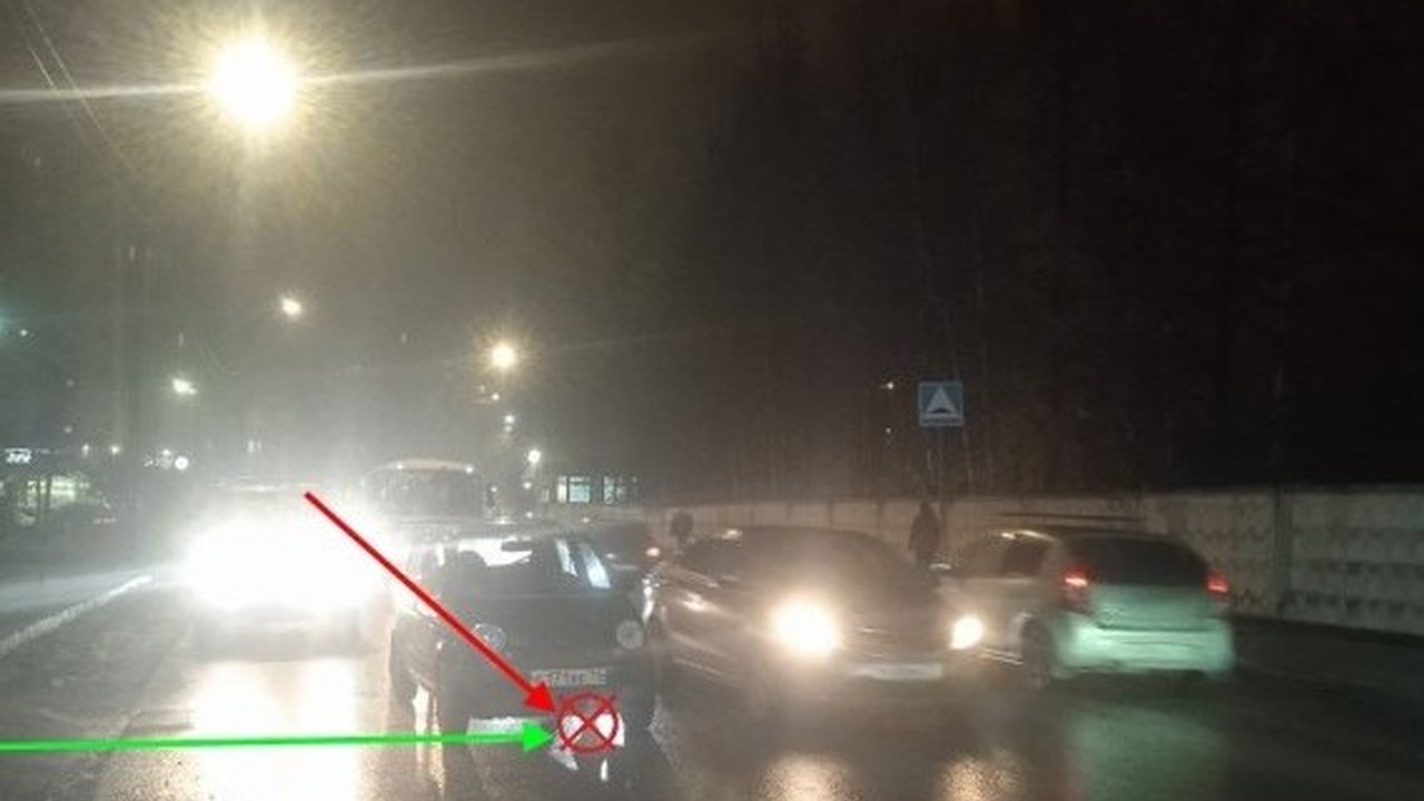 Главная картинка новости: В Коми пострадали два пешехода: семилетний ребенок и девушка