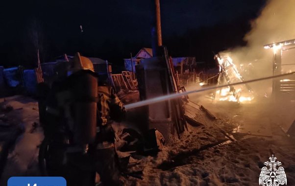 В Коми за сутки сгорели дачный дом, баня и хозпостройка