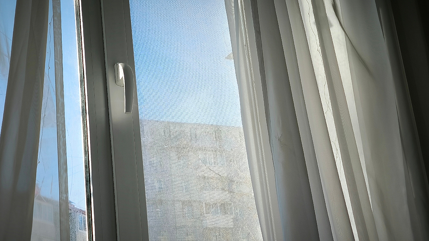 Главная картинка новости: Как перевести пластиковые окна в зимний режим — многие забывают об этом