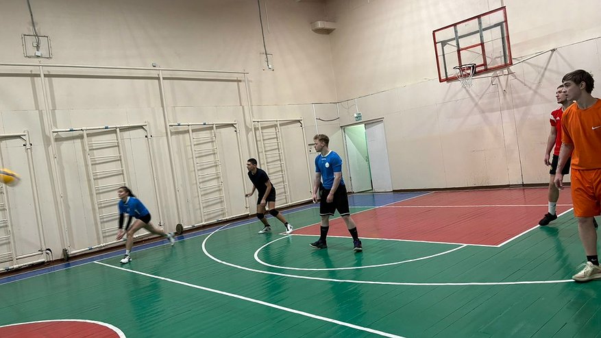 Главная картинка новости: В Усинске провели спортивную встречу в поддержку здорового образа жизни