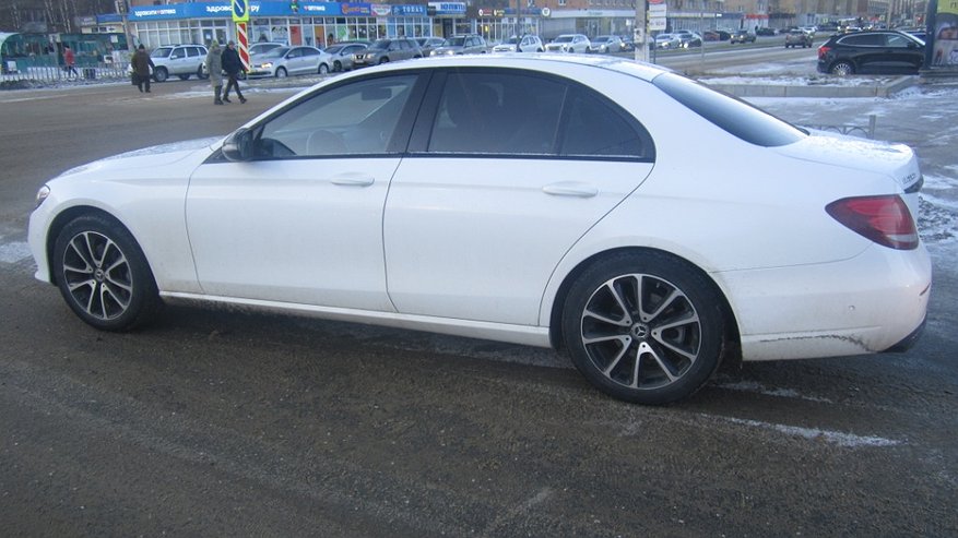 Главная картинка новости: В Коми "Мерседес" сбил 83-летнюю женщину