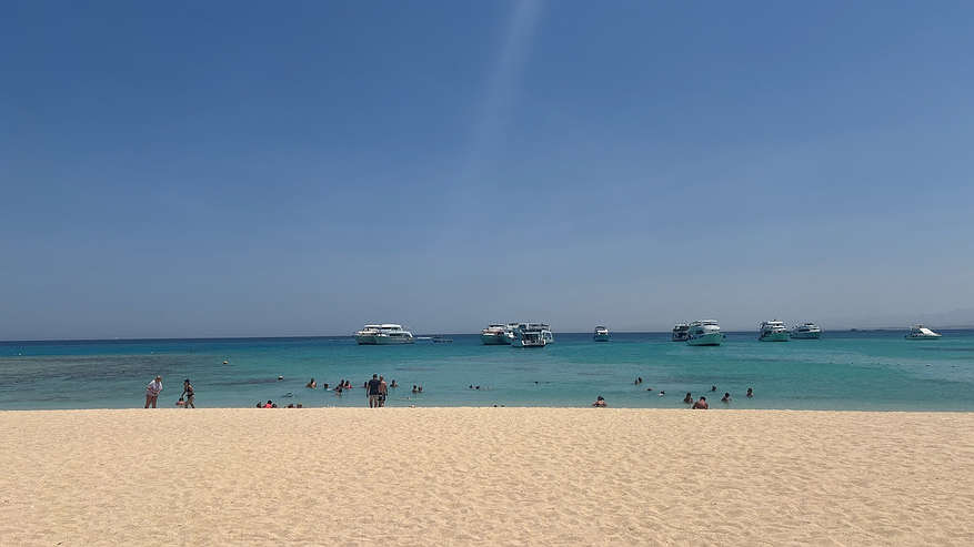 Главная картинка новости: 7 стран, где можно разгуляться на широкую ногу в ноябре-декабре и уложиться в 40 тысяч рублей - вот где это