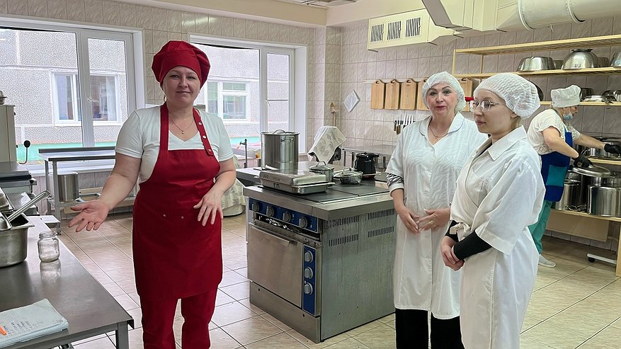 Главная картинка новости: В Усинске родители оценили качество питания в детских садах и школах