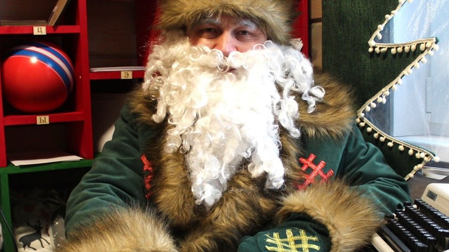 Главная картинка новости: Коми Дед Мороз принимает первые письма