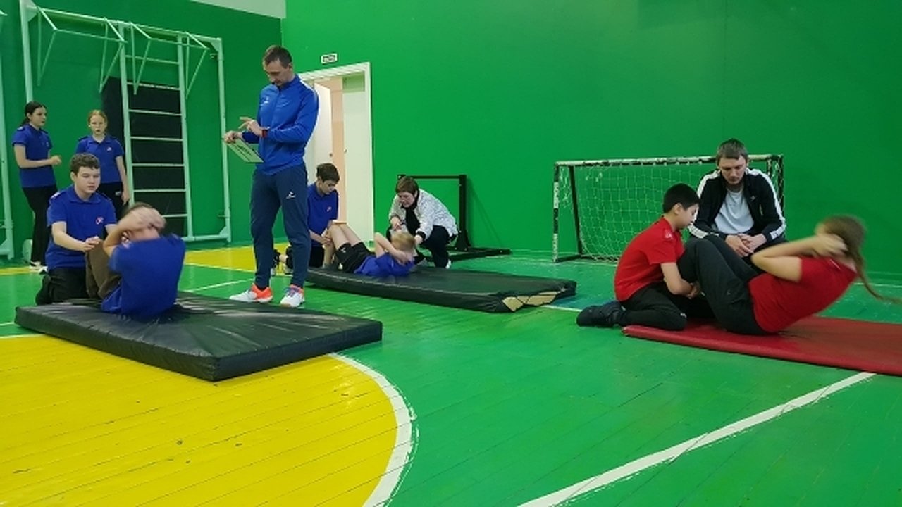 Главная картинка новости: Юнармейцы школ Усинска показали результаты в спортивных испытаниях