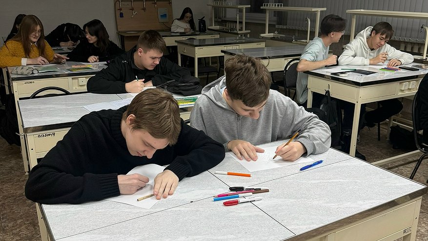 Главная картинка новости: Студенты Усинского филиала УГТУ освоили навыки командного взаимодействия