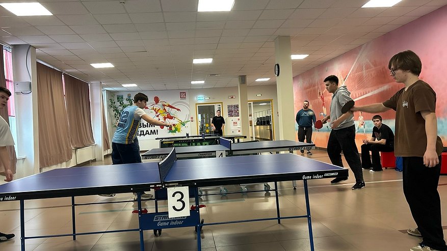 Главная картинка новости: Студенты Усинского филиала УГТУ провели динамичный турнир по настольному теннису