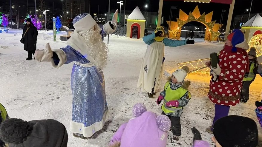 Главная картинка новости: Юные усинцы искали сокровище Деда Мороза в "Мультидроме"