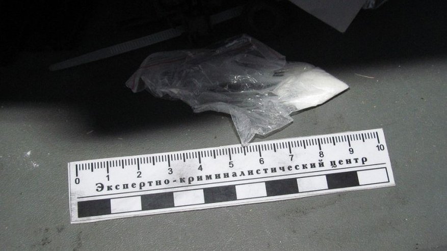 Главная картинка новости: В Коми полицейские задержали жителей за хранение наркотиков