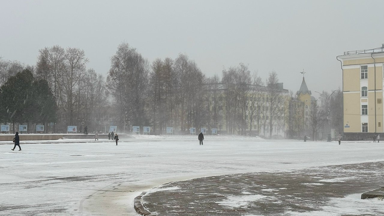 Главная картинка новости: В Коми 4 декабря ожидаются снегопады и усиление ветра