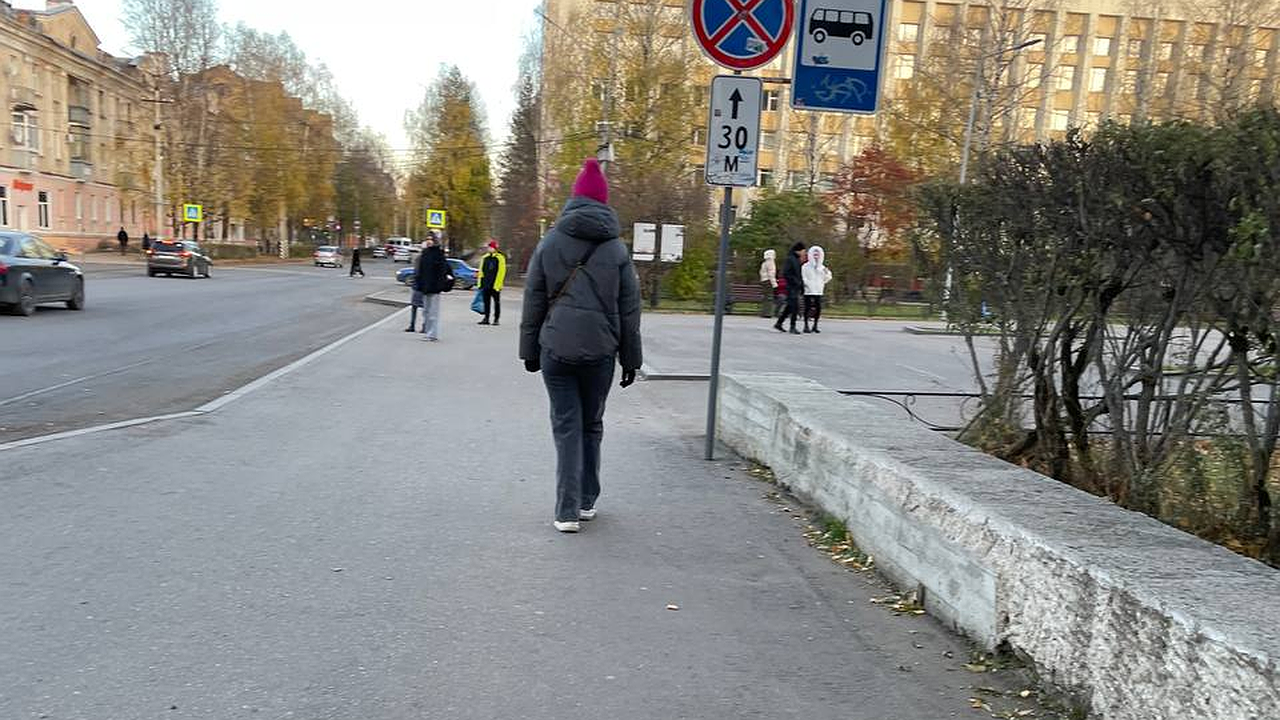 Главная картинка новости: 9 шапок, которые превращают всех женщин в тёток, и модные шапки на зиму