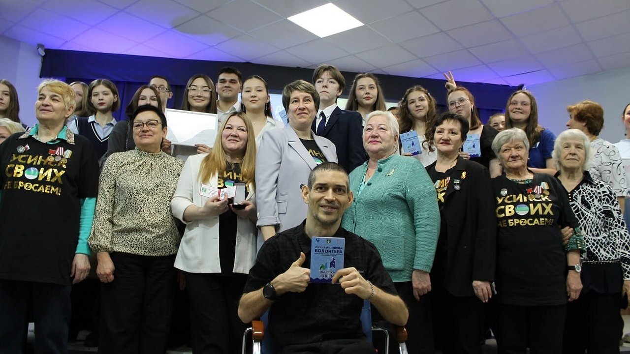 Главная картинка новости: В Усинске добровольцам округа вручили заслуженные награды