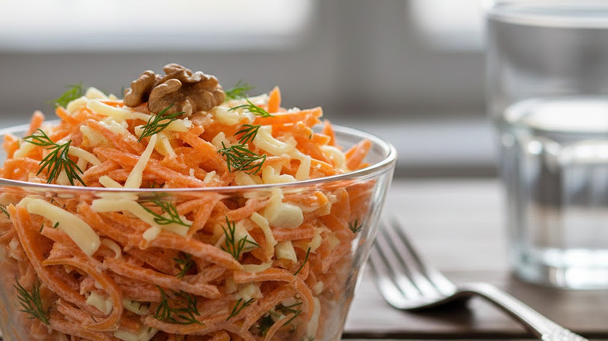 Главная картинка новости: Салат "Морковка" притянет счастье и удачу: точно буду готовить на этот Новый год - Огненная Лошадь оценит