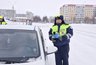 Миниатюра новости: В Усинске автоинспекторы провели профилактическую акцию для автомобилистов