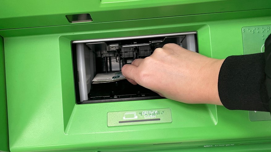 Главная картинка новости: Банкомат не выдал деньги, но списал. Главная ошибка клиентов и способ вернуть деньги не обзвонив пол города