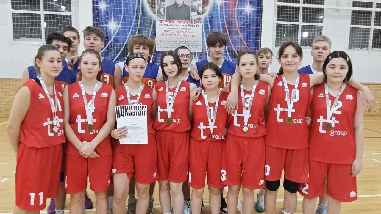 Главная картинка новости: Юные баскетболистки Усинска одержали победу в республиканских соревнованиях