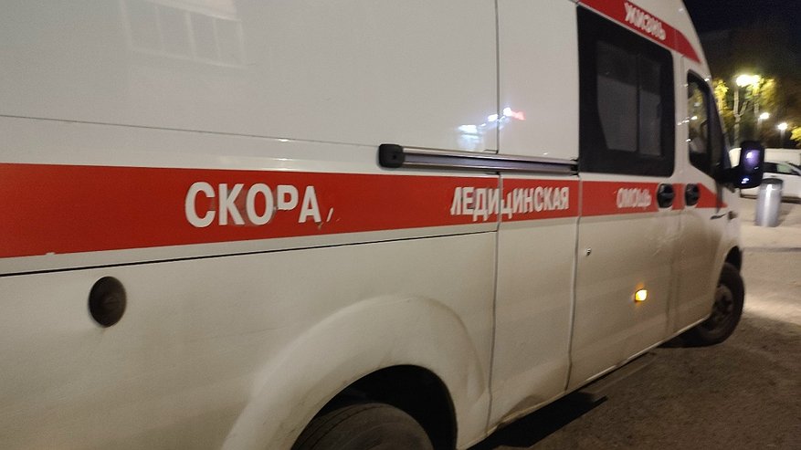 Главная картинка новости: Усинску передали шесть новых автомобилей скорой помощи в рамках обновления автопарка Коми