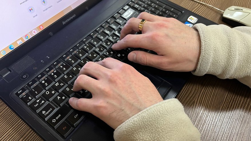 Главная картинка новости: Житель Коми потерял более 2 миллионов рублей после заказа смартфона на поддельном сайте