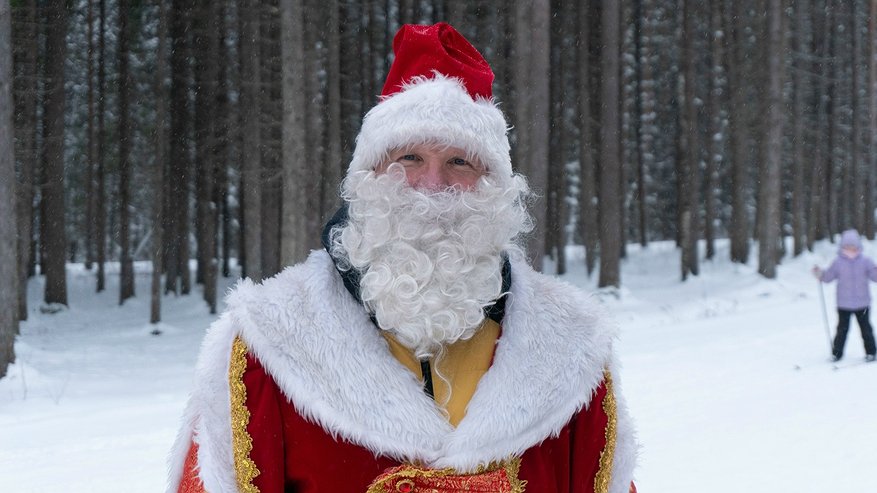 Главная картинка новости: В Усинске «Полицейский Дед Мороз» принес подарки детям сотрудников органов внутренних дел