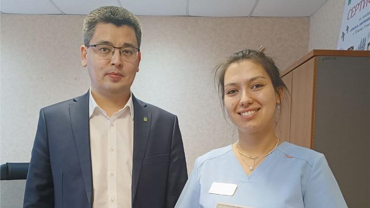 Главная картинка новости: В Усинске благодарственным письмом отметили работу врача-стоматолога районной больницы