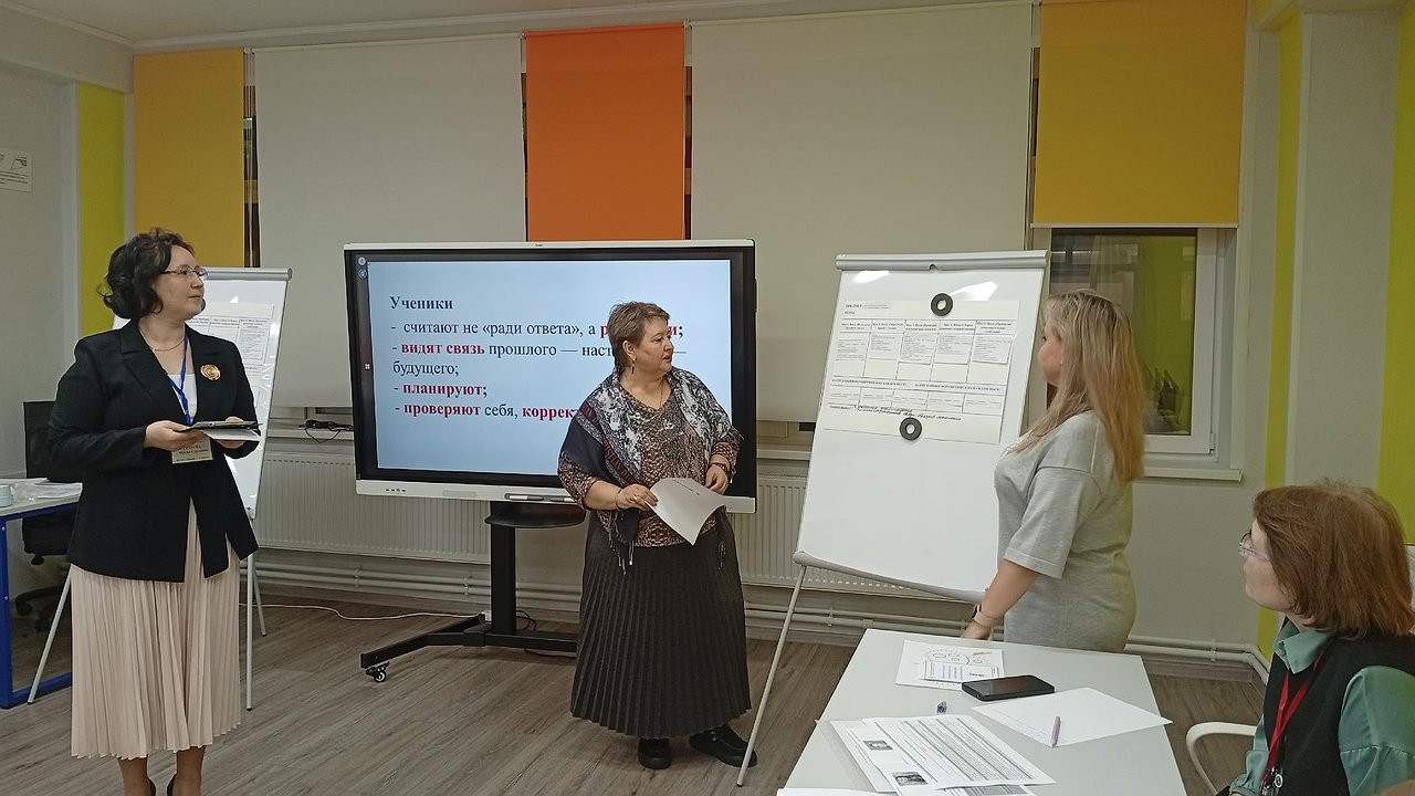 Главная картинка новости: Педагоги Усинска блеснули мастерством на конкурсе "Учитель года-2026"